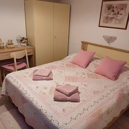 Apartamento In And Quite Area, Close To
