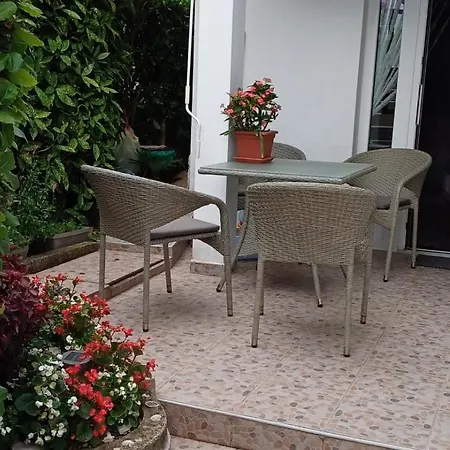 Apartamento In And Quite Area, Close To *
