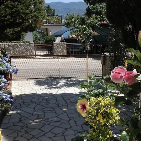 Apartamento In And Quite Area, Close To