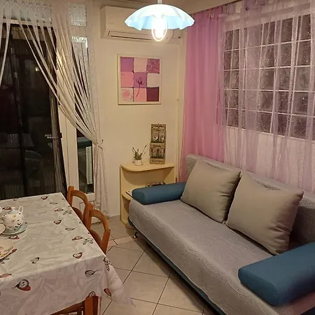 Apartamento In And Quite Area, Close To *