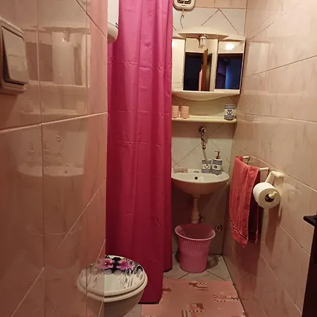 Apartamento In And Quite Area, Close To *