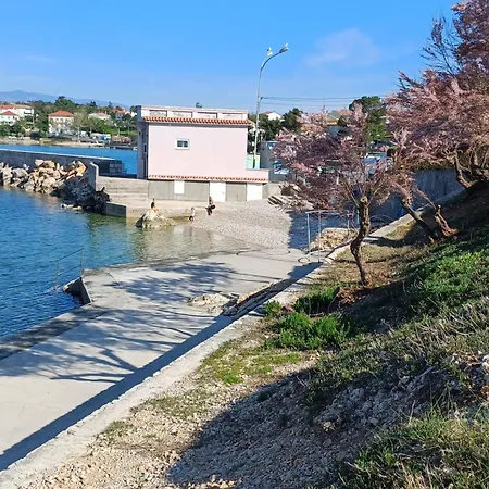 Apartamento In And Quite Area, Close To